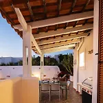 Aliki ,aegean Sea Breeze 750m From The Beach! ハニア