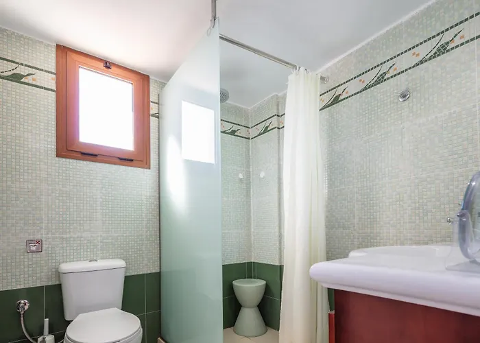 Aliki ,aegean Sea Breeze 750m From The Beach!